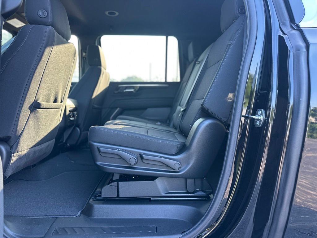 New 2026 Chevrolet Suburban LS AWD/4WD image 23