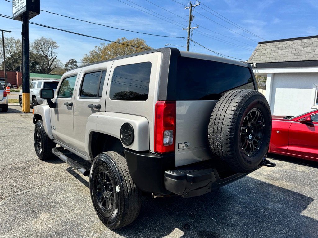 Used 2007 HUMMER H3 image 6