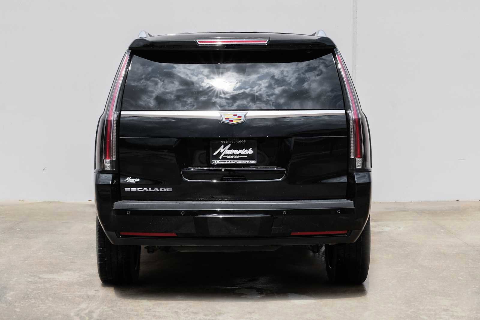 Used 2019 Cadillac Escalade Luxury image 9