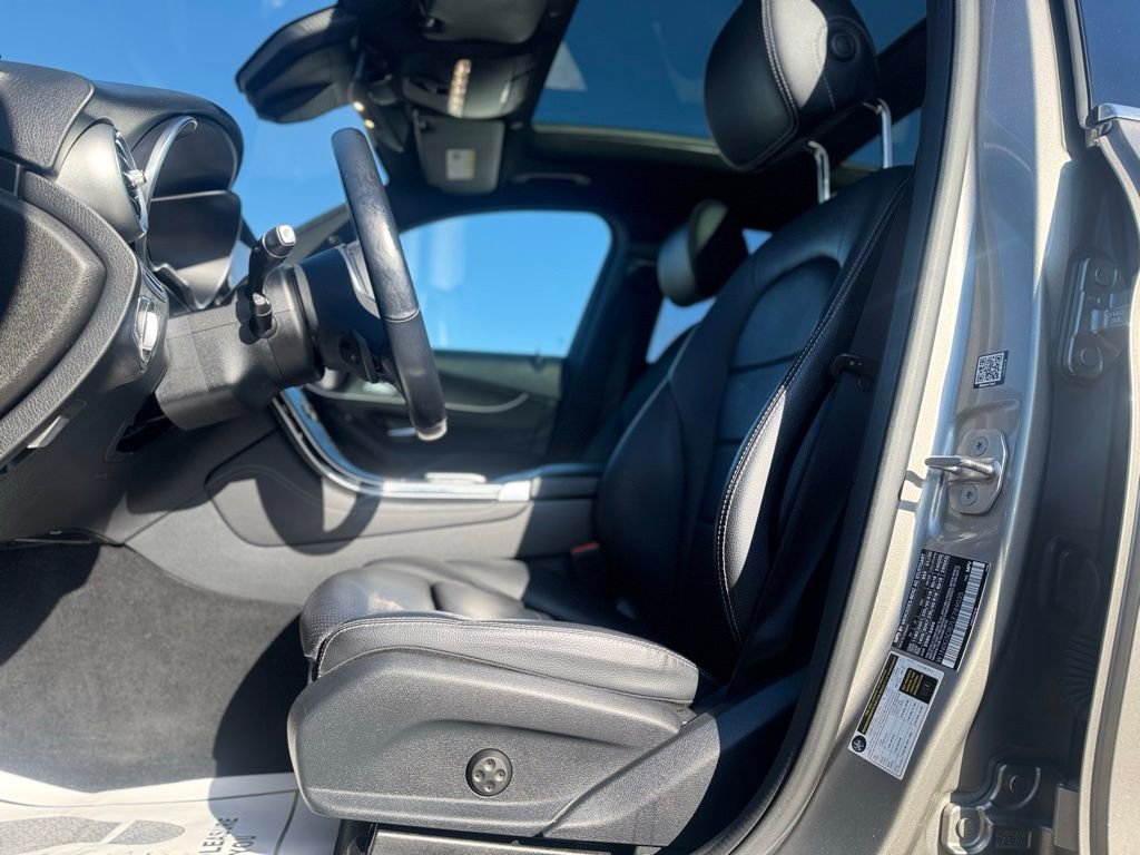 Used 2020 Mercedes-Benz GLC 350e 4MATIC image 21