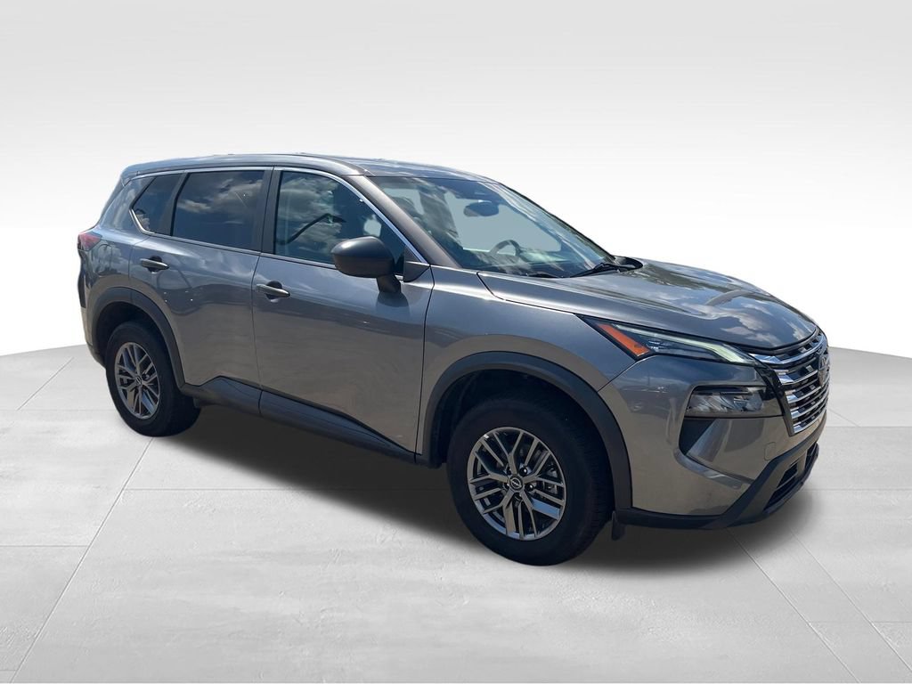 Used 2024 Nissan Rogue S AWD/4WD image 7