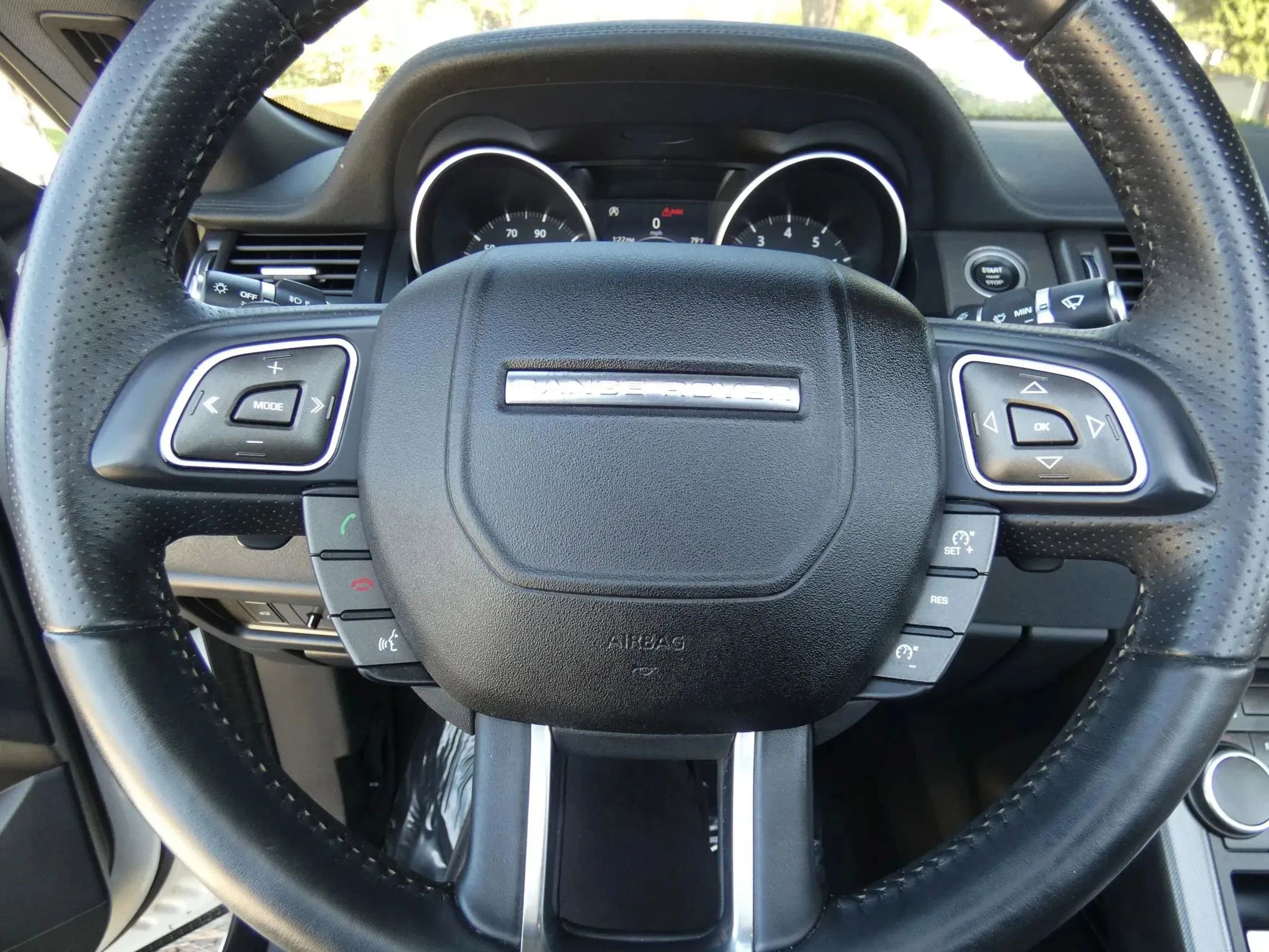 Used 2018 Land Rover Range Rover Evoque SE Dynamic image 54