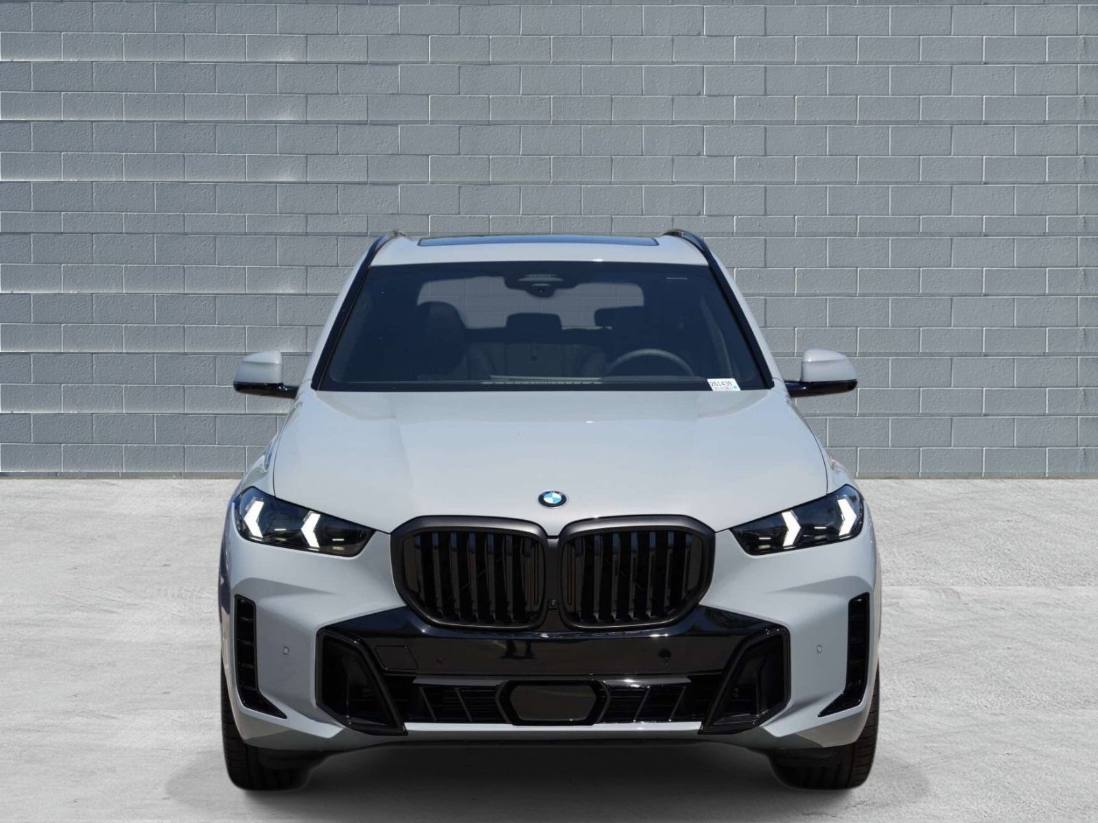 New 2026 BMW X5 xDrive40i w/ M Sport Package AWD/4WD image 2
