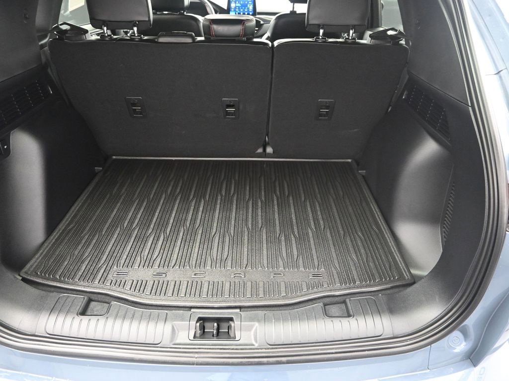 Used 2024 Ford Escape ST-Line Select w/ Class II Trailer Tow Package image 34