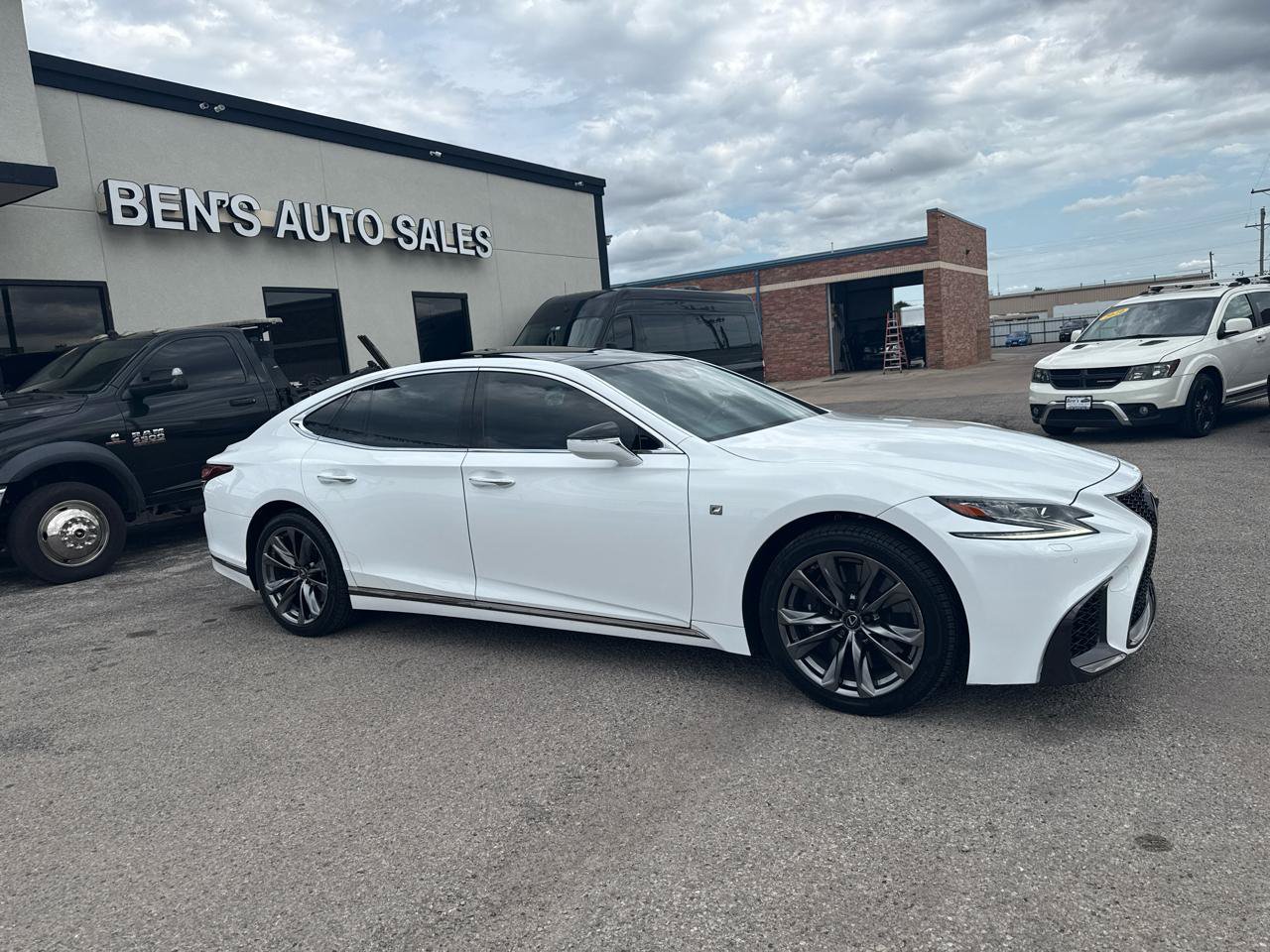 Used 2018 Lexus LS 500 F Sport w/ Accessory Package (Z2) AWD/4WD image 4