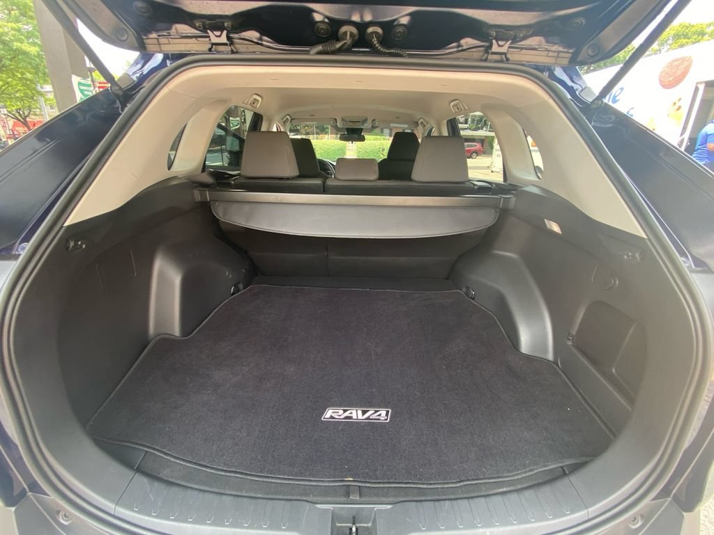 Used 2024 Toyota RAV4 XLE AWD/4WD image 29