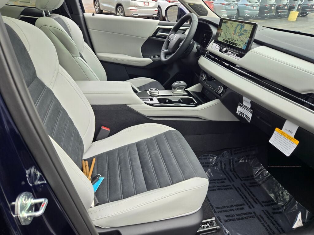 New 2026 Mitsubishi Outlander SE AWD/4WD image 4