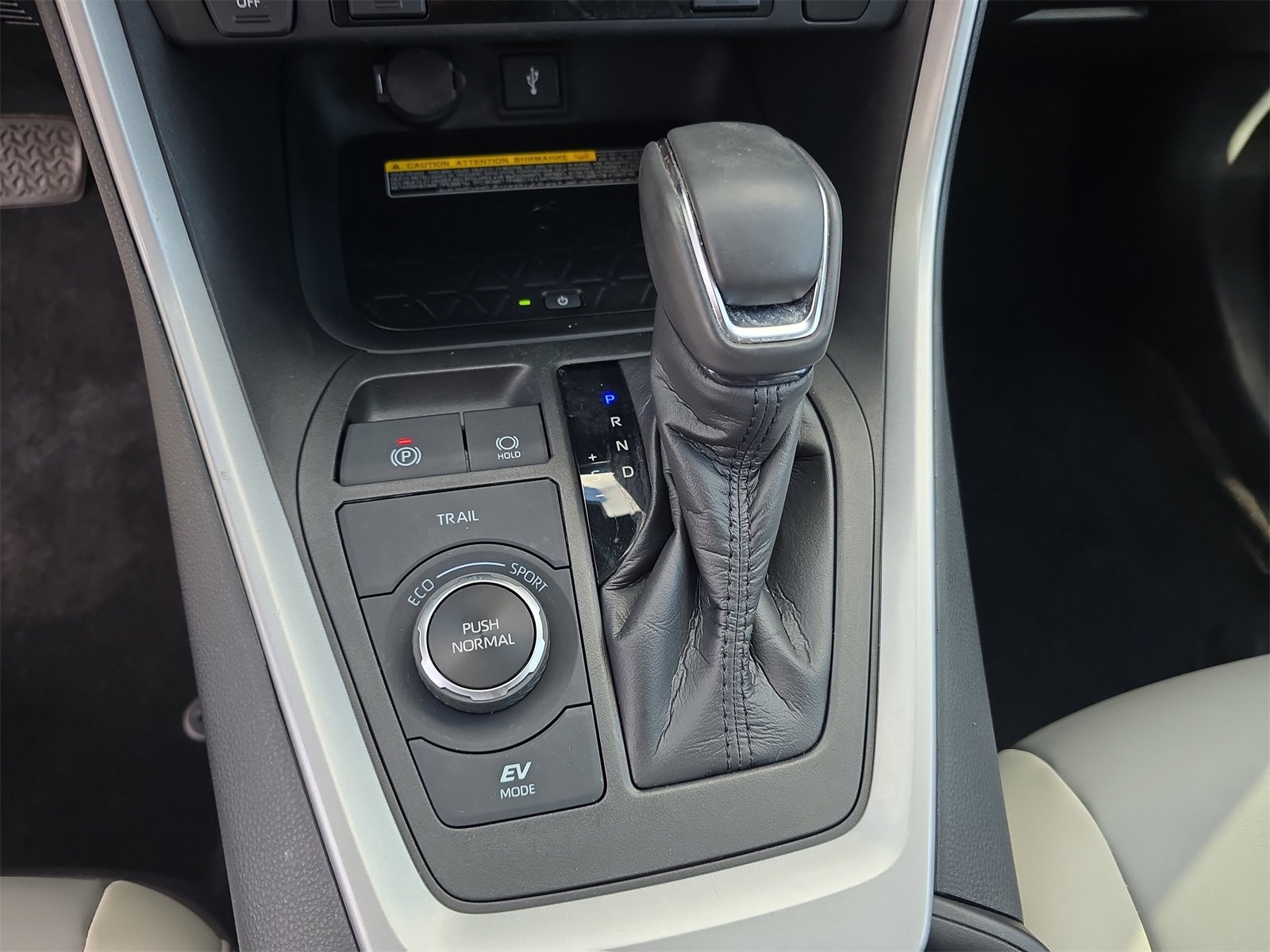 Used 2021 Toyota RAV4 XLE Premium image 21