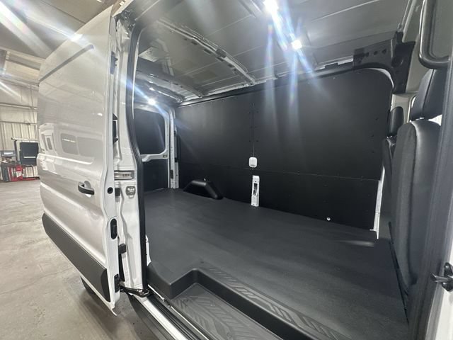 New 2026 Ford Transit 250 148 Medium Roof w/ Load Area Protection Package RWD image 31