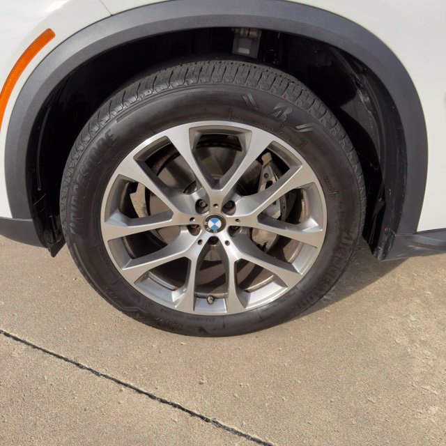 Used 2026 BMW X5 xDrive40i AWD/4WD image 9
