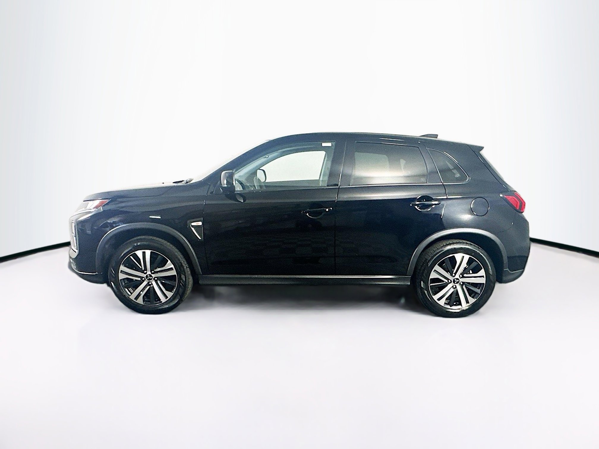 Used 2025 Mitsubishi Outlander Sport ES image 4
