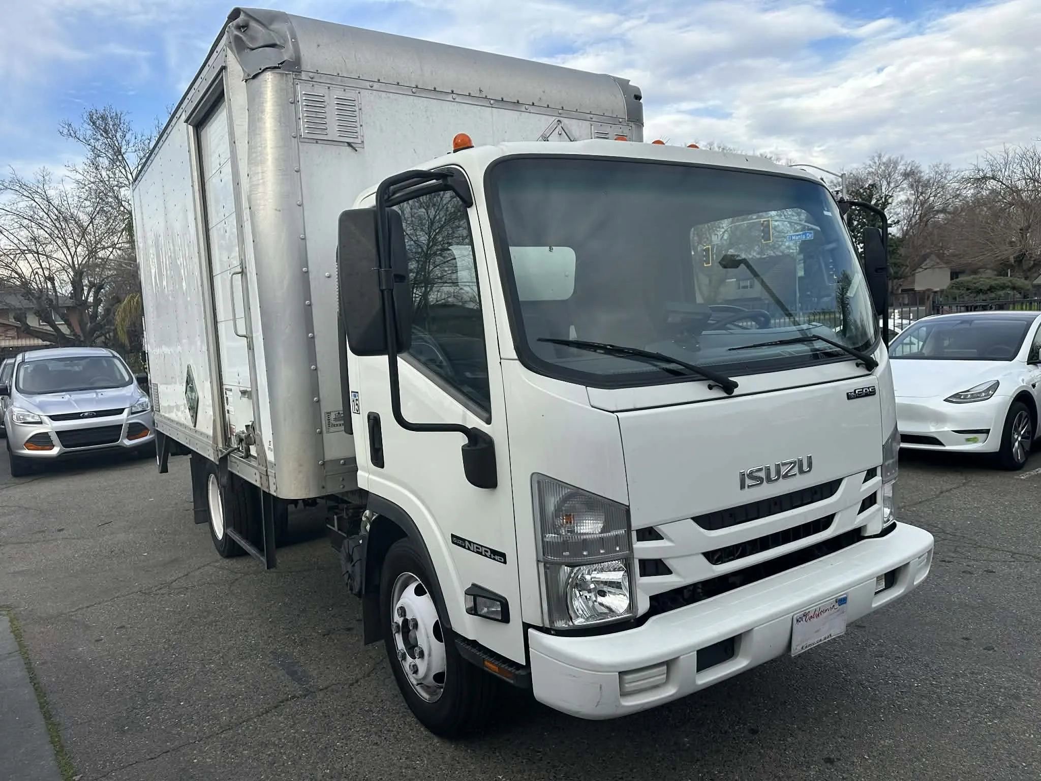 Used 2020 Isuzu NPR image 16