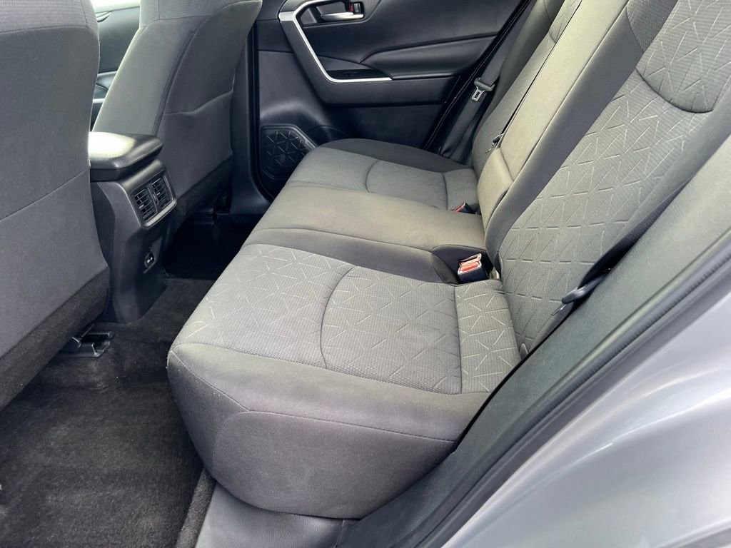 Used 2022 Toyota RAV4 XLE image 16