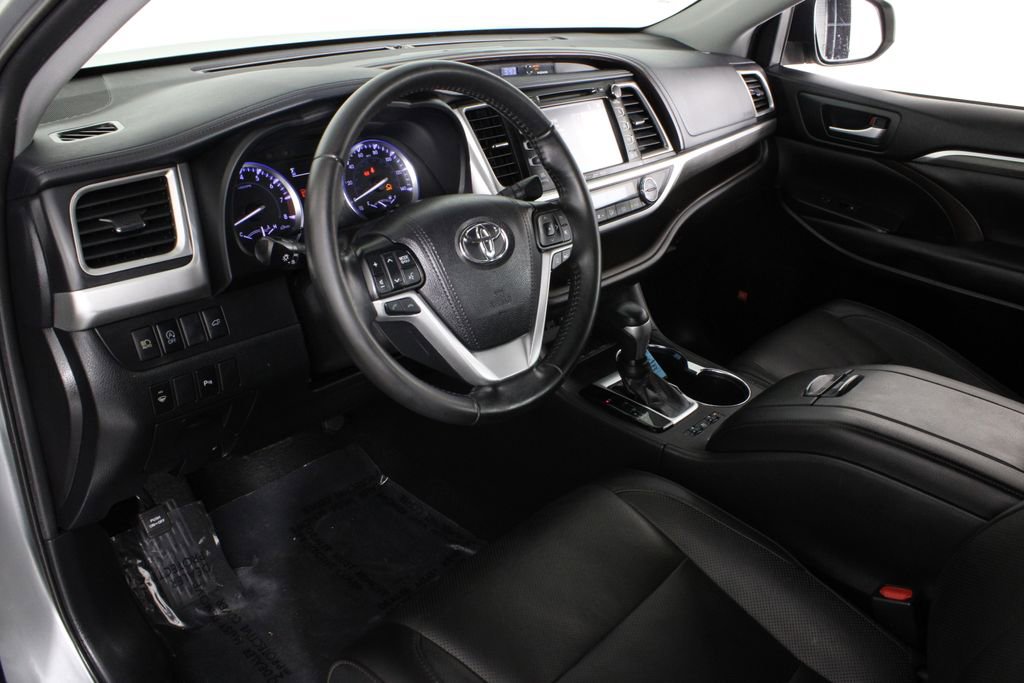 Used 2019 Toyota Highlander Limited image 20