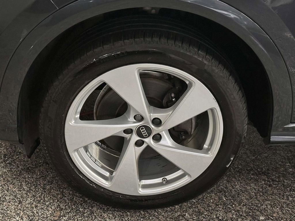 Used 2025 Audi Q5 Premium Plus w/ Premium Plus image 11