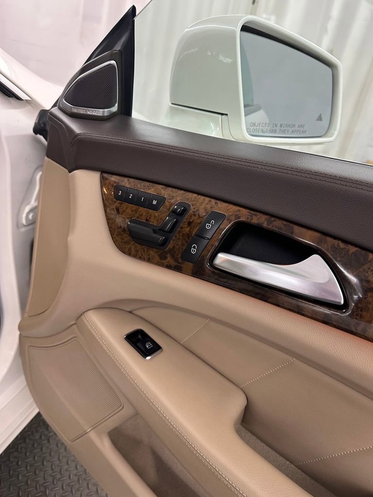 Used 2012 Mercedes-Benz CLS 550 4MATIC image 31