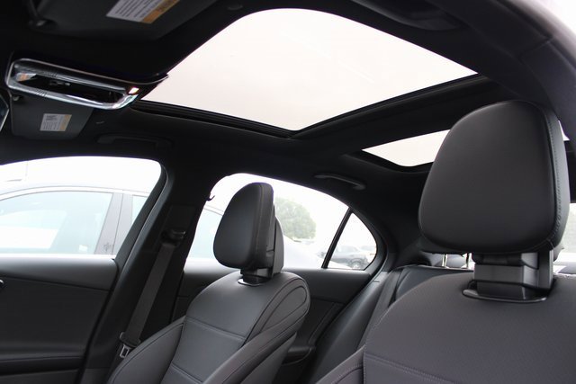 New 2025 Mercedes-Benz C 300 4MATIC Sedan image 14