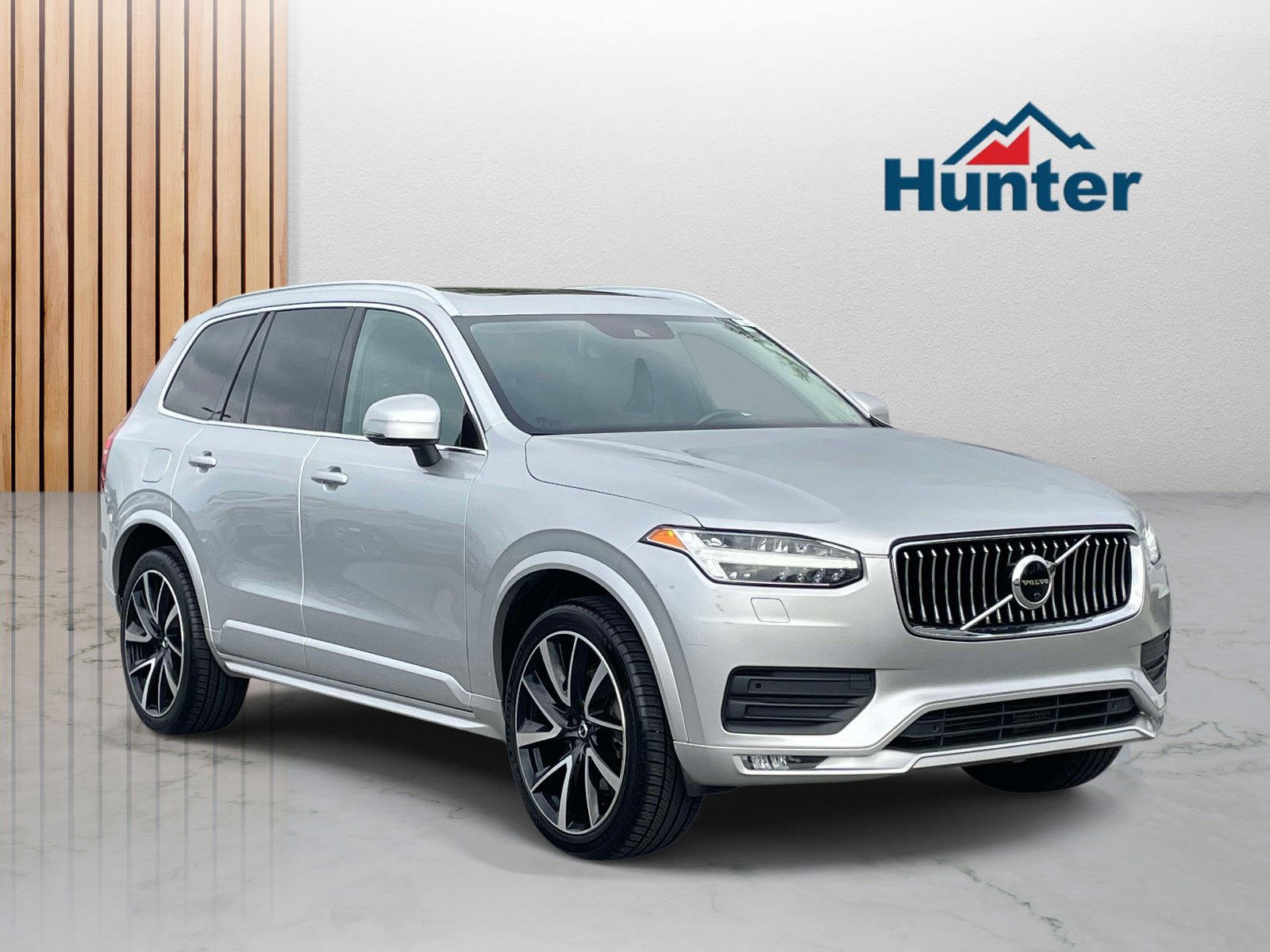 Used 2022 Volvo XC90 T6 Momentum w/ Advanced Package