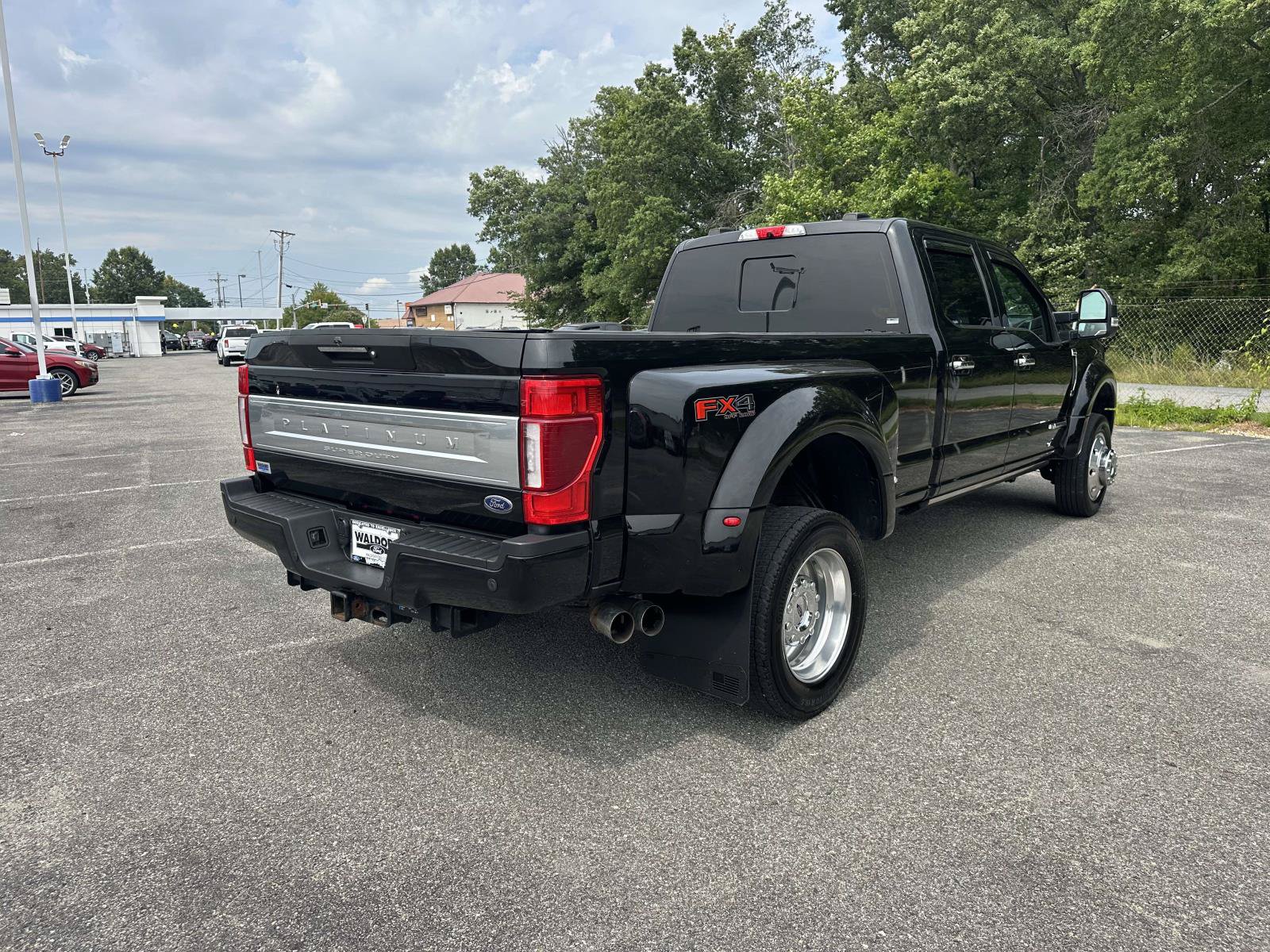 Used 2022 Ford F450 Platinum w/ FX4 Off-Road Package AWD/4WD image 6
