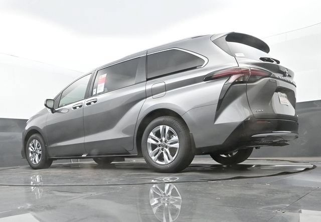 New 2026 Toyota Sienna Limited FWD image 25