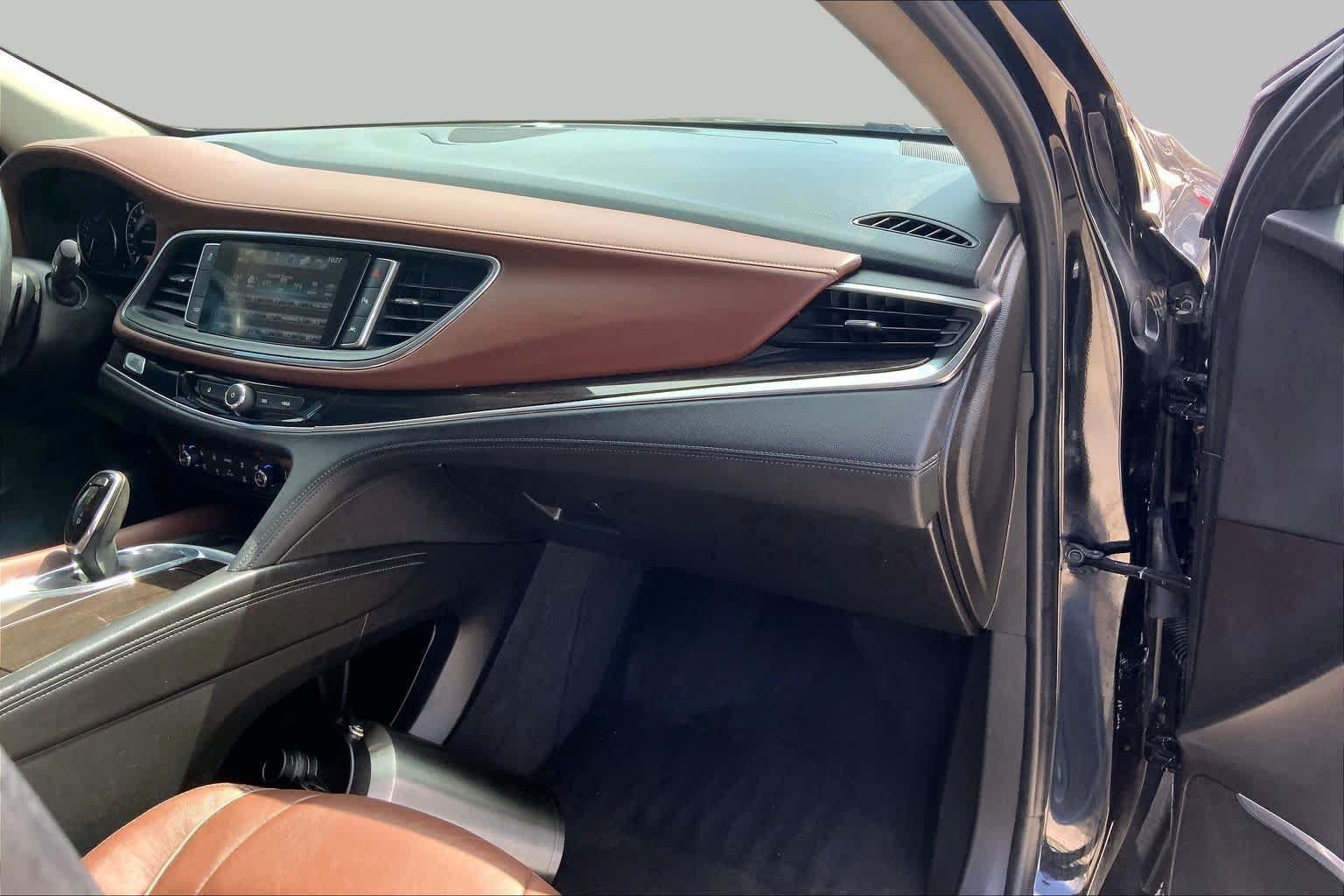 Certified 2018 Buick Enclave Avenir w/ Avenir Technology Package FWD image 19