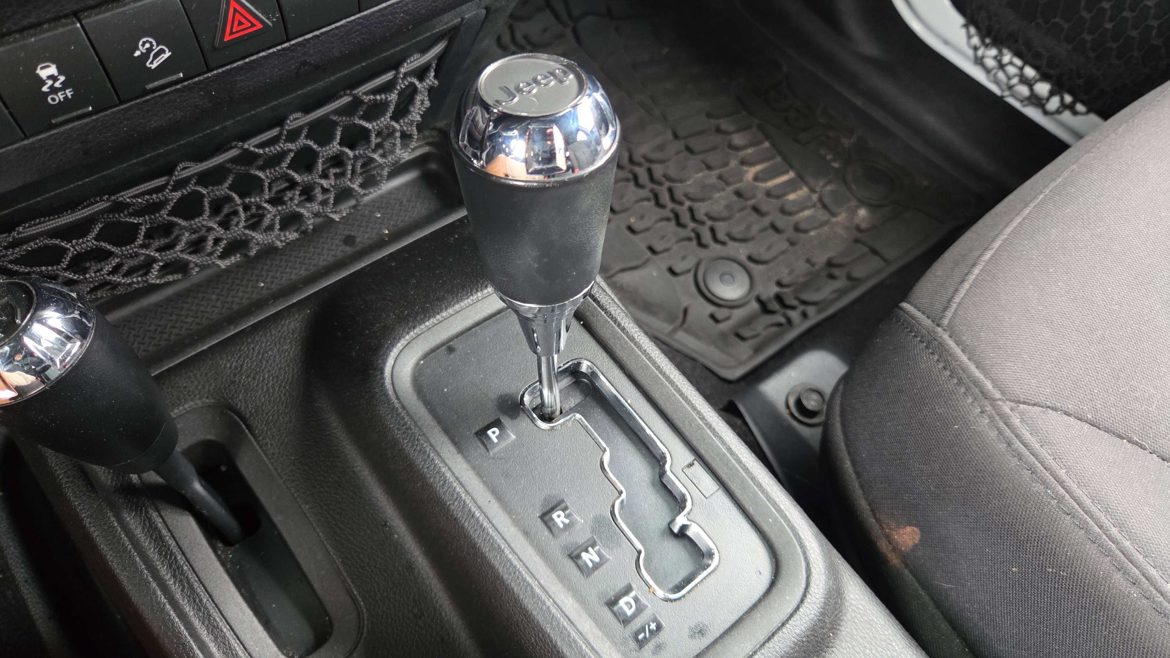 Used 2015 Jeep Wrangler Unlimited Sport image 16