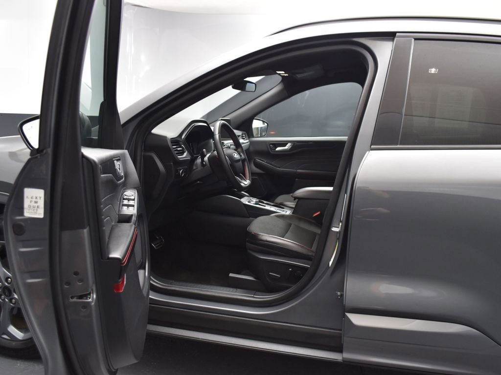 Used 2023 Ford Escape ST-Line image 19