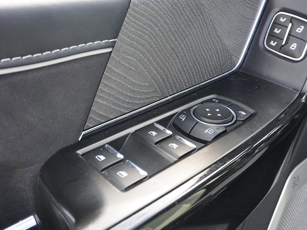 Used 2023 Ford F150 Lightning Platinum AWD/4WD image 42