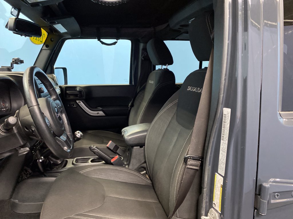 Certified 2017 Jeep Wrangler Unlimited Sahara w/ Connectivity Group AWD/4WD image 11