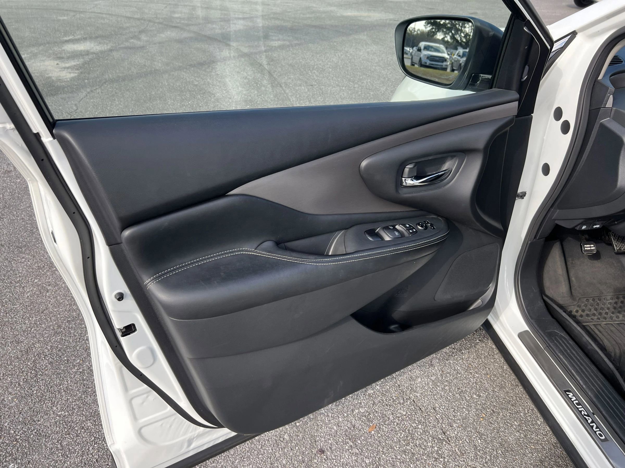 Used 2024 Nissan Murano SV w/ SV Midnight Edition Package image 15