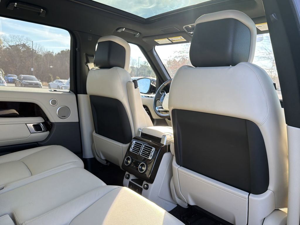Used 2022 Land Rover Range Rover image 21