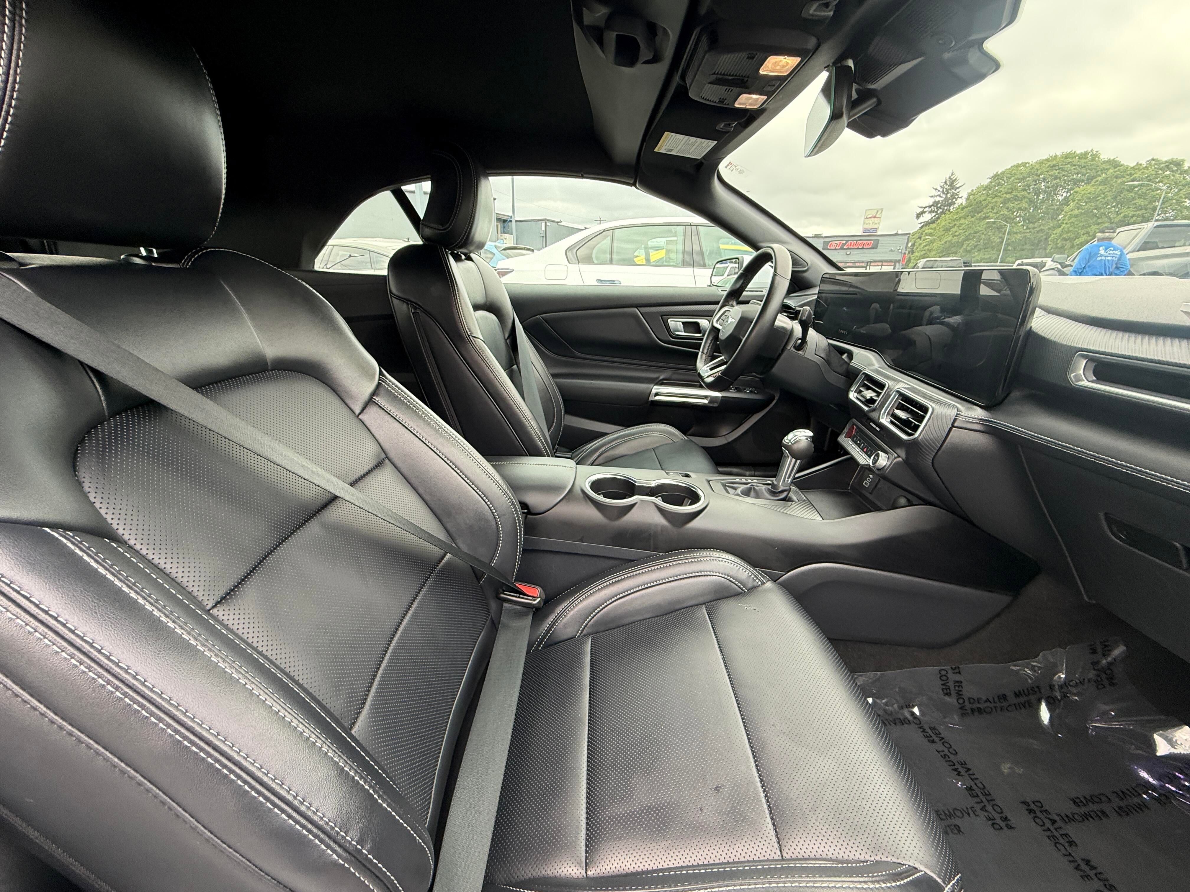 Used 2025 Ford Mustang Premium RWD image 6
