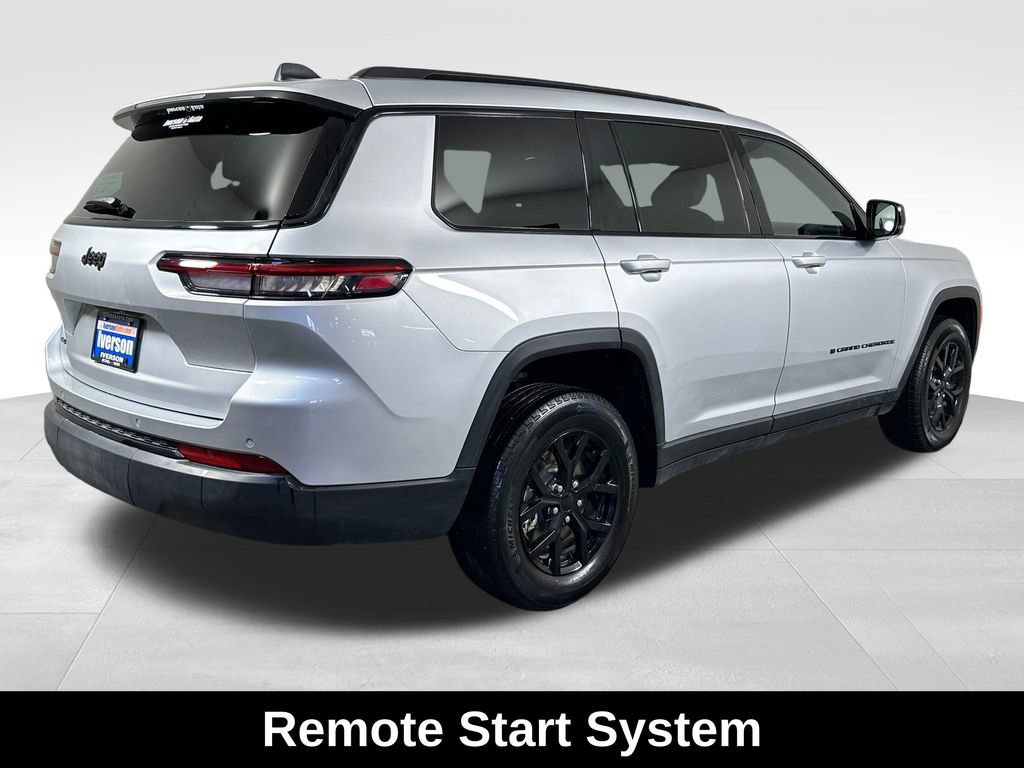 Used 2025 Jeep Grand Cherokee L Altitude AWD/4WD image 12