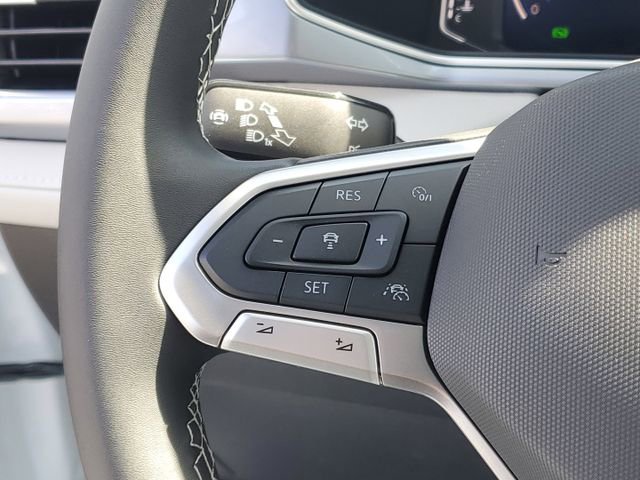 New 2025 Volkswagen Taos SEL image 15