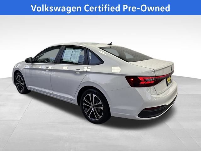 Certified 2025 Volkswagen Jetta Sport image 4