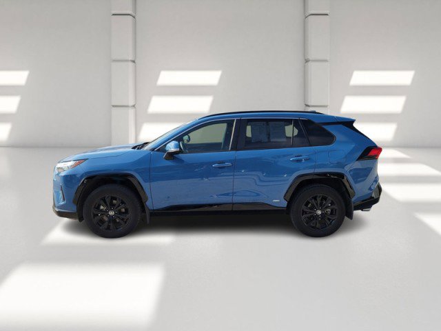 Used 2022 Toyota RAV4 SE image 4