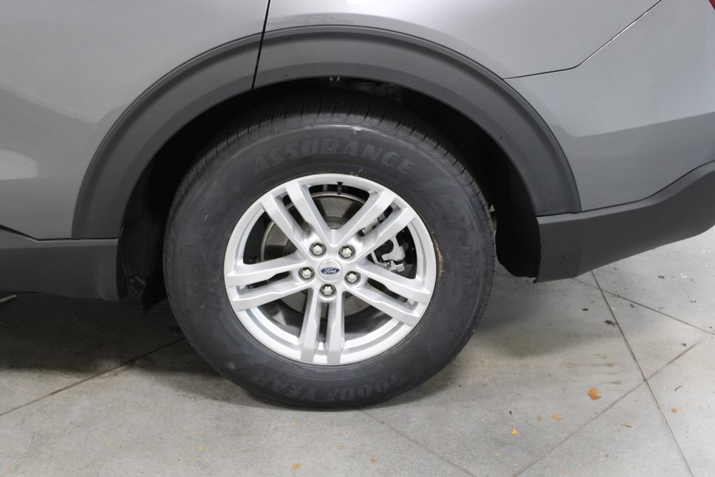 Used 2024 Ford Explorer XLT RWD image 57
