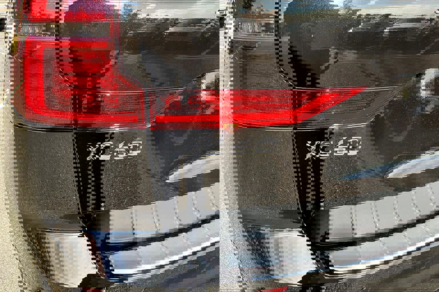 New 2026 Volvo XC60 B5 Plus w/ Protection Package Premier AWD/4WD image 6