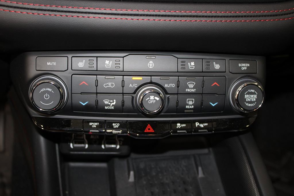 Used 2025 Dodge Durango R/T image 31