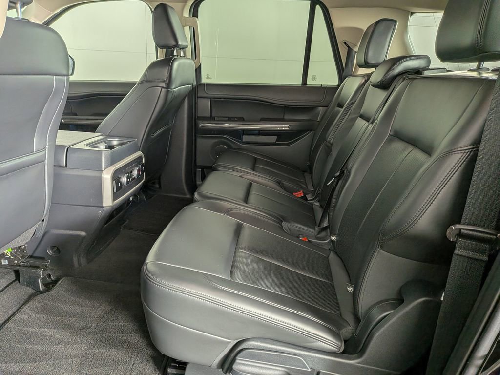 Used 2024 Ford Expedition Max XLT image 33