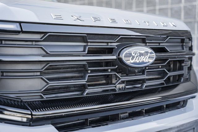 Used 2025 Ford Expedition Active image 24