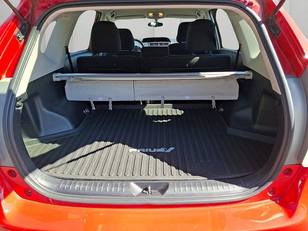 Used 2017 Toyota Prius V Two image 28