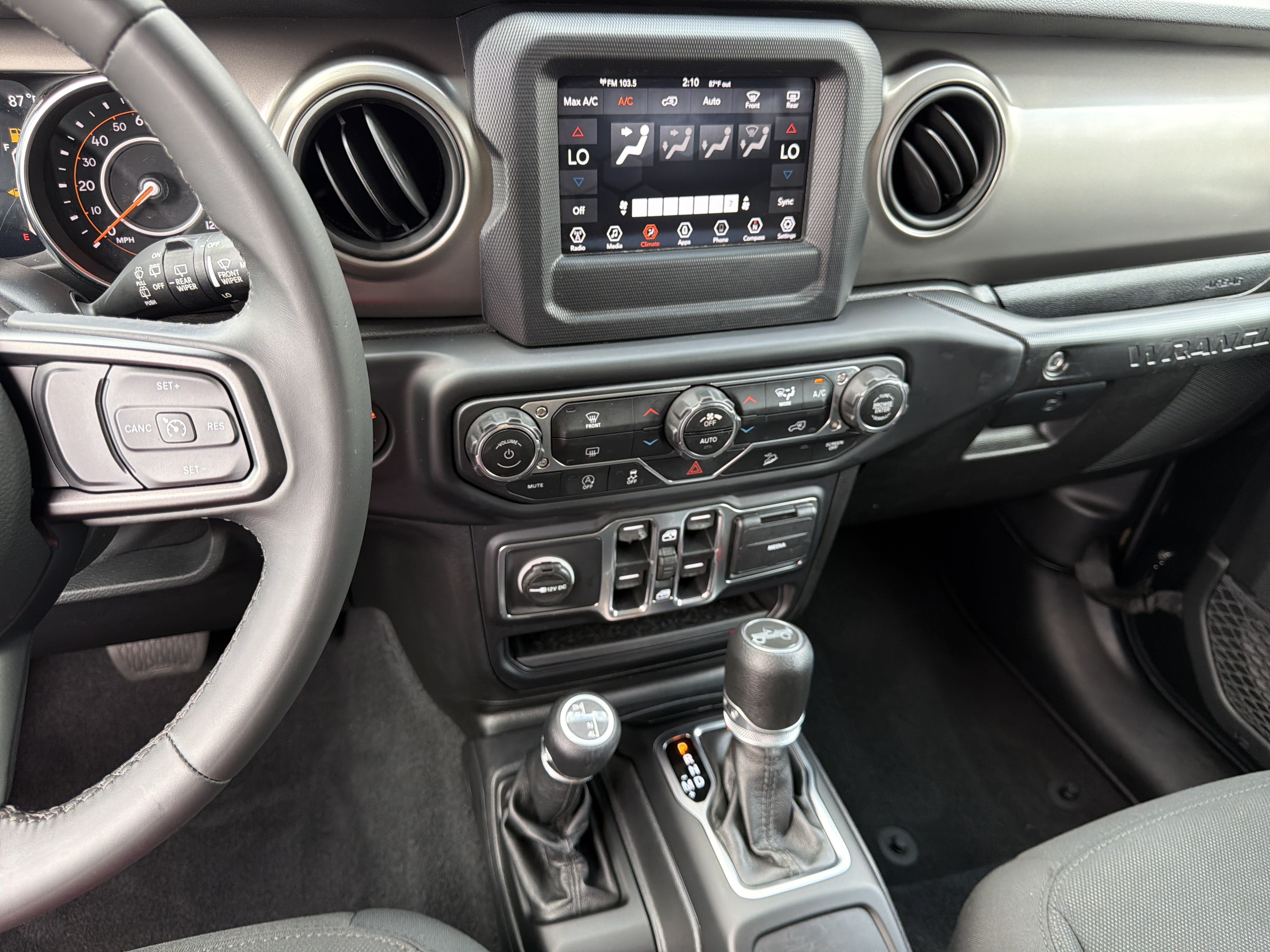 Used 2019 Jeep Wrangler Unlimited Sport S AWD/4WD image 32