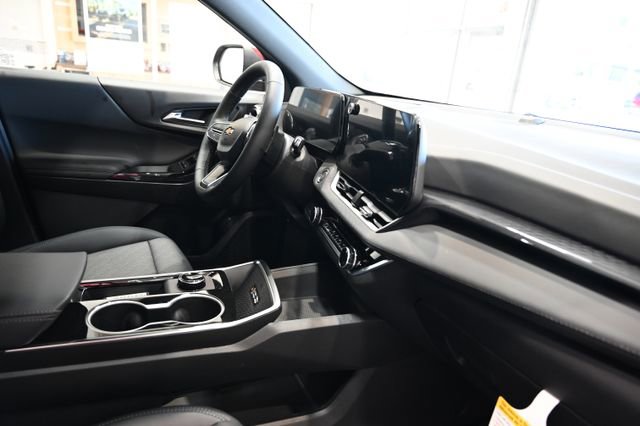 New 2026 Chevrolet Equinox LT w/ Convenience Package II FWD image 13