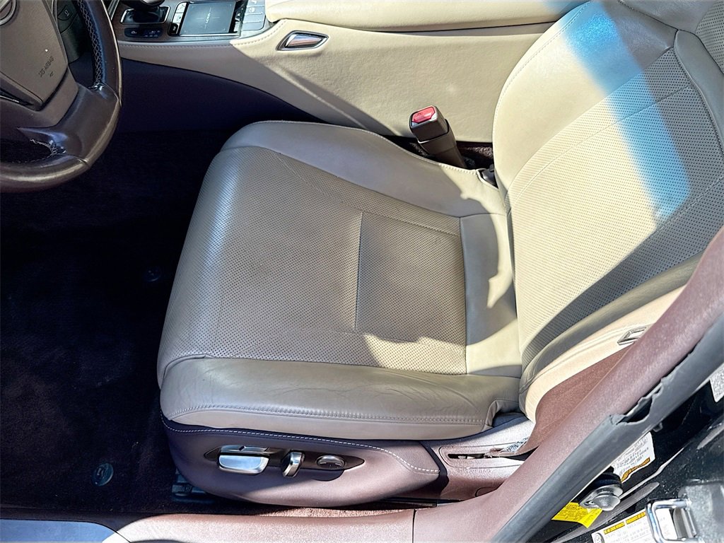 Used 2019 Lexus LS 500 image 21