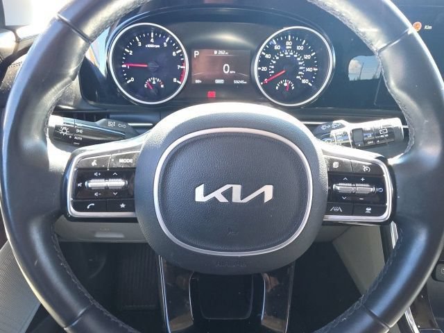 Used 2022 Kia Carnival EX FWD image 16