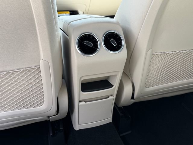 Used 2025 Mercedes-Benz GLB 250 4MATIC image 32