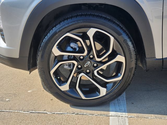 Used 2025 Chevrolet Trax RS w/ Driver Confidence Package FWD image 17