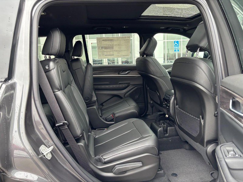 New 2025 Jeep Grand Cherokee L Limited image 7