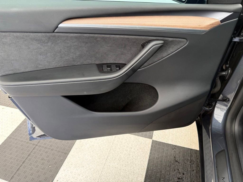 Used 2023 Tesla Model Y Long Range image 14
